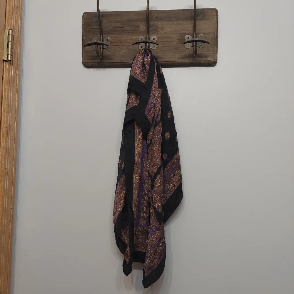Ellen Tracy black purple scarf paisley pattern